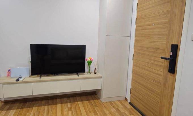 Phra Khanong Apartment | 10 minutes to BTS sky train Punnawithin