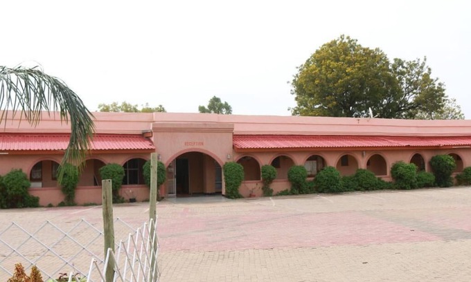 Gaborone Hotel | 10 minutes to the Gaborone Grand Palm Hotel and Casinon