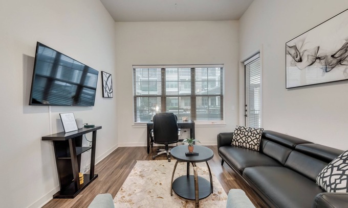Addison Apartment | 10% Off Luxe 1BD Pool Beltline Rd - Addison