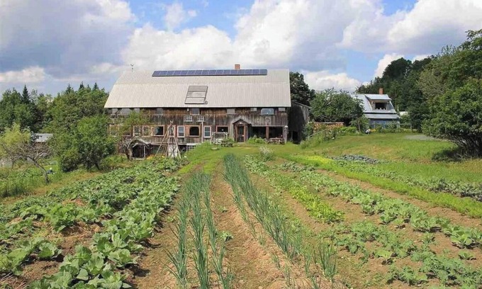 Greensboro Bend Resort | 100+ Acres and Renovated Barn for Retreats, Small Weddings, Large Groups