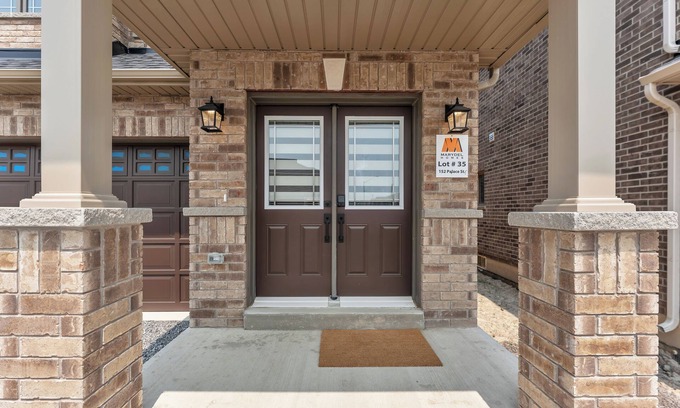 Thorold House | 100% Private & Spotless ~4BR ~Fresh Linens