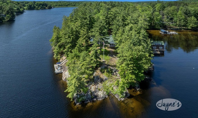 Muskoka Lakes Cottage | 1000' of Private Frontage on Lake Muskoka! All Day Sun! Waterslide!