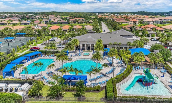 Arborwood House | 10090 Ft. Myers Home