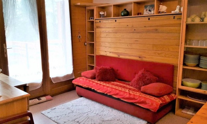 La Joue du Loup Apartment | 100m from ski slopes, Ground floor, terrace, tv, ski locker, 24m², La Joue du Loup