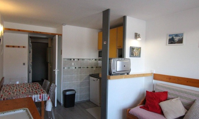 Bergers Hotel | 100m from ski slopes, Ground floor, balcony, parking, tv, ski locker, 25m², Alpe d'Huez