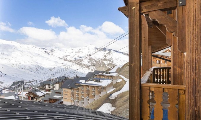 Val-Thorens Apartment | 100m from ski slopes, fitness, swimming pool, sauna, jacuzzi, hammam, balcony, tv, ski locker, 60m²