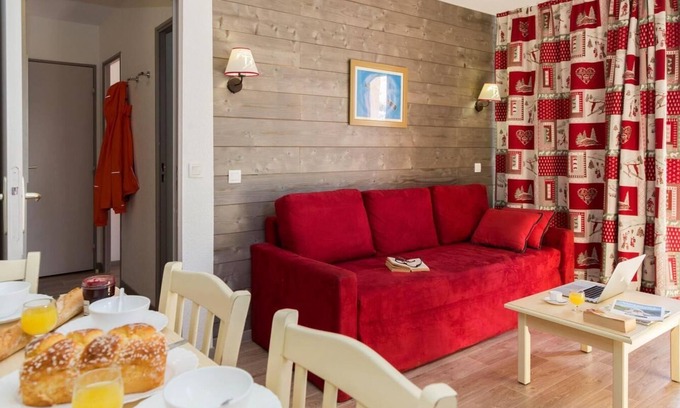 Valmeinier Apartment | 100m from ski slopes, tv, ski locker, 24-28m², Valmeinier