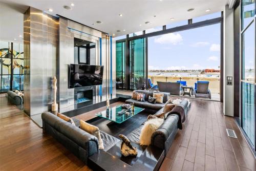 Central Mission Beach House | 105-Sleekretreat