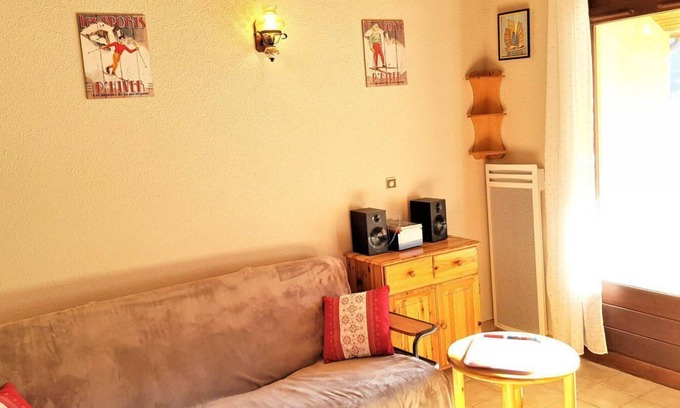 La Joue du Loup Apartment | 10m from ski slopes, 1st floor, view ski slopes, terrace, tv, ski locker, 60m², La Joue du Loup