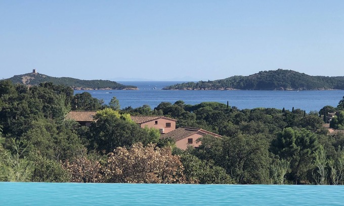 Pinarellu Villa | 10mn beach, Standing Villa, top sea view, fiber internet, heated pool, jacuzzi