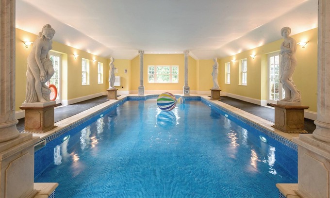 Wainfleet All Saints Cottage | 11 bedroom accommodation in Wainfleet All Saints, near Skegness