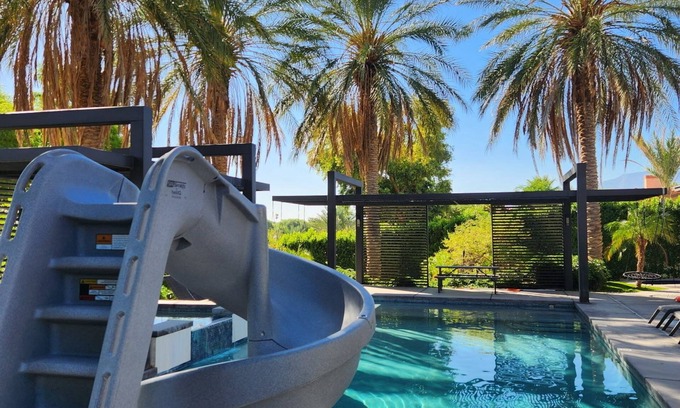 Indio House | 11-bedroom Estate 2.5 acres + game room
