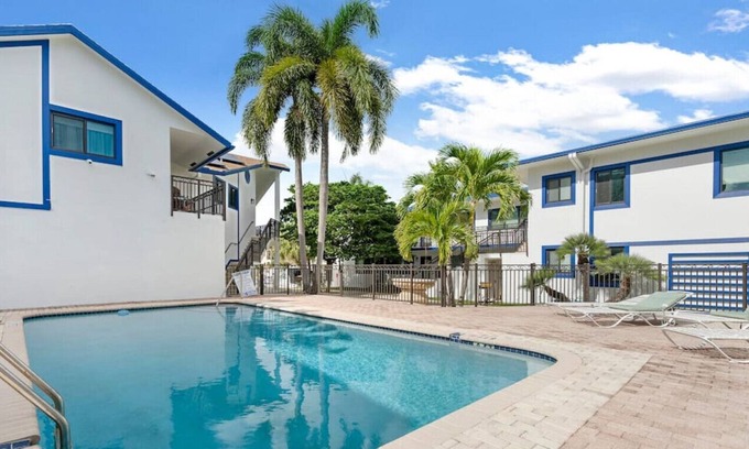Nurmi Isles Apartment | 111 #1 · Las Olas pool house with boat rentals available !