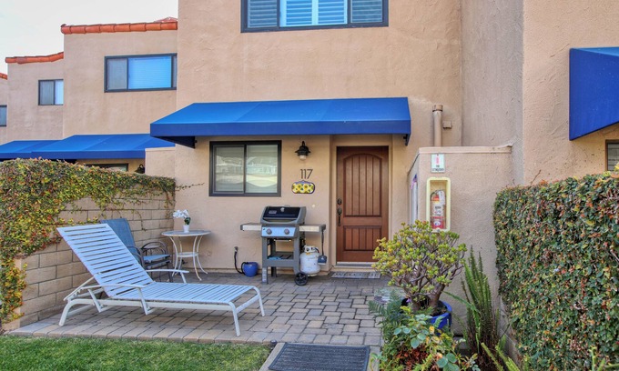 Downtown Condo | 117 Pismo Shores: 2 BR, 2.5 BA Condominium in Pismo Beach, Sleeps 6