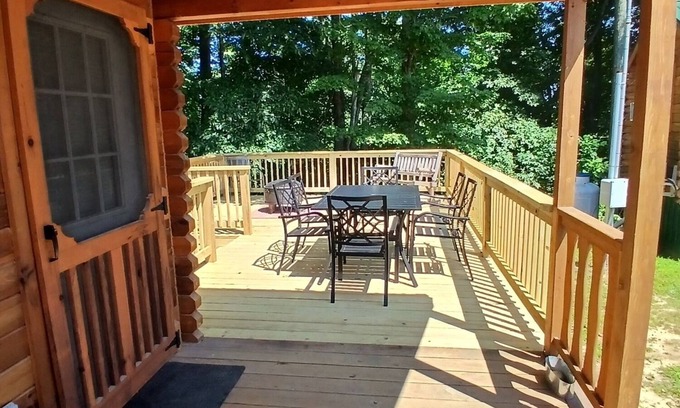Logan Cabin | 118) Teal Log Cabin. Close to Hocking Hills State Park and more!