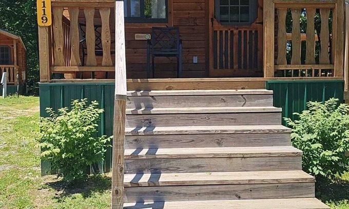 Logan Cabin | 119) Uguisu Log Cabin. Close to Hocking Hills State Park and more!