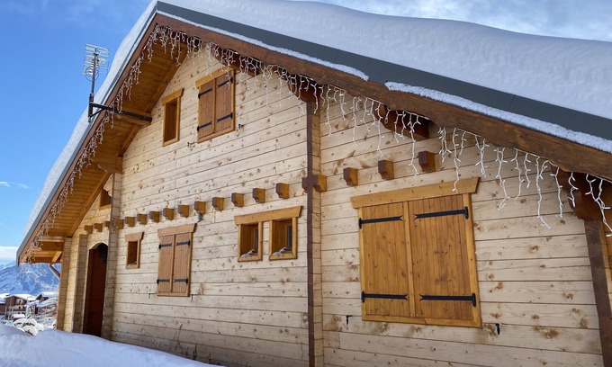 La Toussuire Ski Chalet | 12-person chalet 200m from chairlift