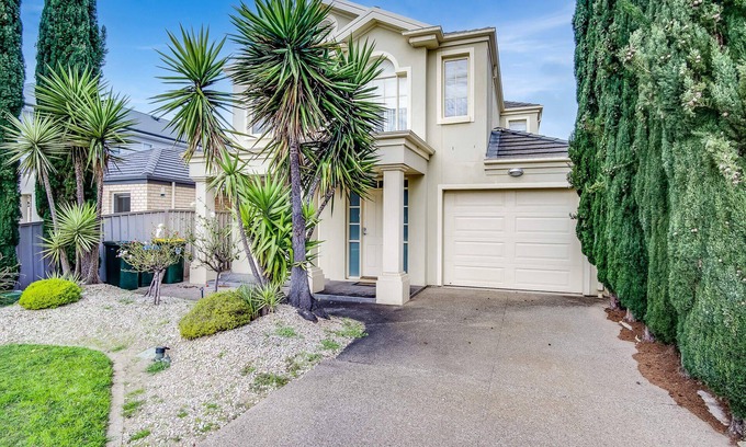 Nangkita House | 12 Providence Plce Hindmarsh Island - Waterfront-Pets Negotiable