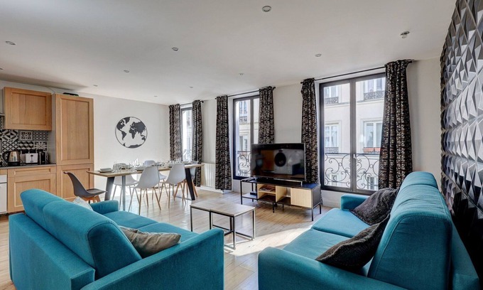 Strasbourg -Saint-Denis Apartment | 127 Suite Moshé - Superb apartment in Paris.
