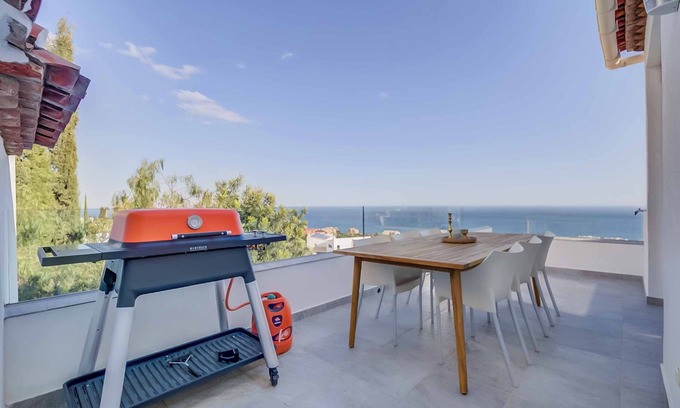 La Capellania House | 129 - Spacious 3-Level House with Private Pool & Stunning Views, Benalmádena!