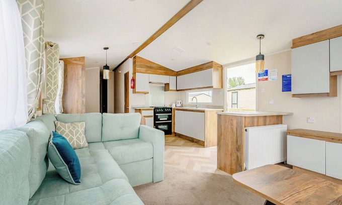 Mablethorpe House | 12ft-wide luxury caravan with one double and two twin.