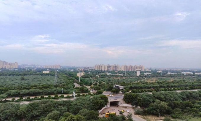 Greater Noida Apartment | 12th Floor, Entire 2bhk with car parking