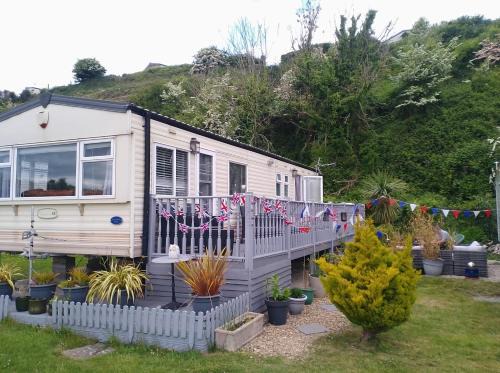 Rhoose House | 13 Sully Bay Caravan
