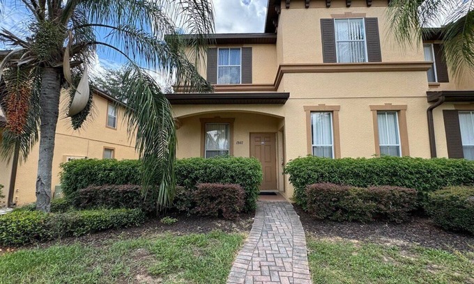 Regal Palms House | 1307 Charming Regal Palms Villa