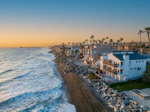 South Oceanside House | 1317 S Pacific - Entire Home