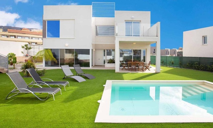 Playa Paraiso House | 132 VILLA OASIS PARAISO. HEATED POOL by SUNKEYRENTS