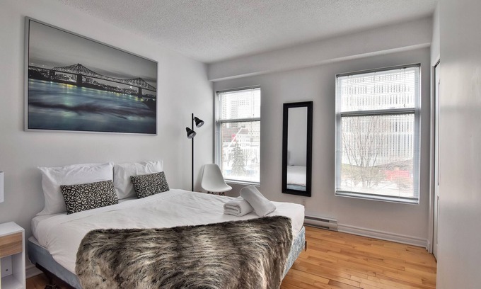 Quartier des Spectacles Apartment | #138 Beautiful & Bright APT in Downtown
