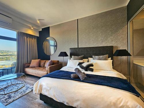 Menlyn Apartment | 14th Floor Studio Overlooking Time Square