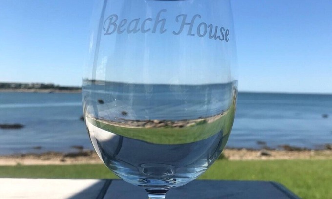 Silver Beach House | 15% discount for a 6 bedroom Capehouse on the beach!nWeek of June 21-28, 2025!