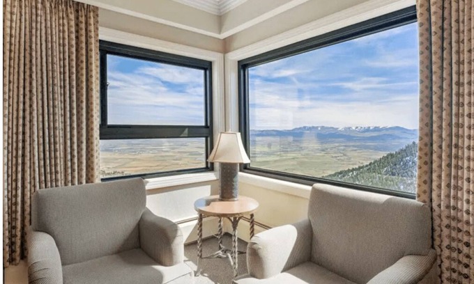 Tahoe Village Apartment | 15 hot Tubs + Pool! Private Gondola! Free Parking