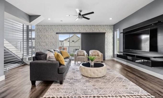 North Houston House | 15 Min From Downtown Spacious Luxury Home