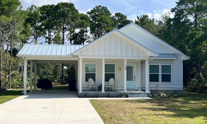 Magnolia Bluffs House | 15% off 7 DAY FALL RESERVATION Sea Breeze Near SGI & Apalachicola