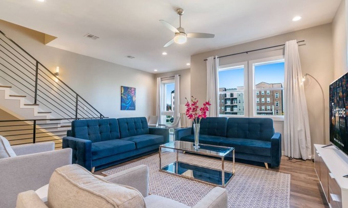 Mid-City House | 15% OFF Monthly | 10% OFF Weekly-4BR Townhouse in Bienville Villas