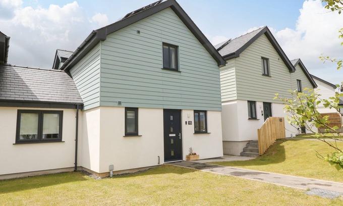 Brynteg House | 15 PARC DELFRYN, family friendly, with a garden in Benllech