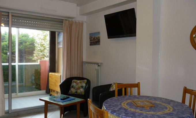 Six-Fours-les-Plages Apartment | 150 M from the beach studio in SIX FOURS LES PLAGES
