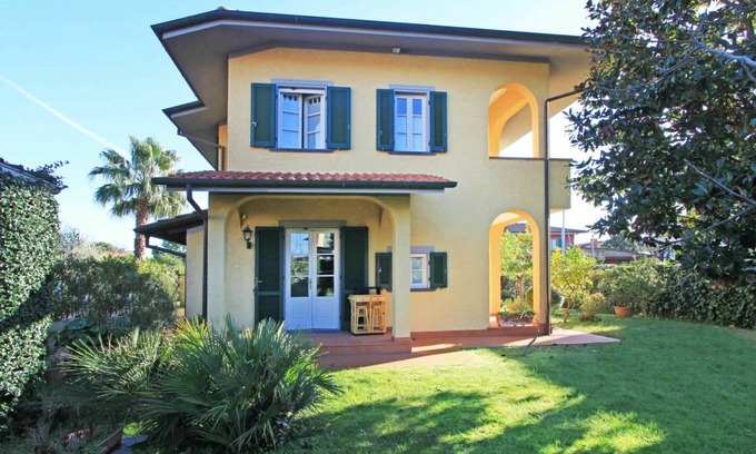 Forte dei Marmi Other | 150 m² Accommodation ∙ 4 bedrooms ∙ 6 guests