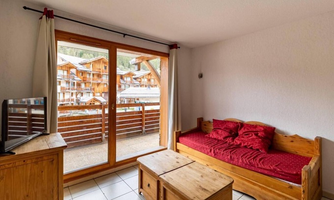 Les Orres Apartment | 150m from ski slopes, 4th floor, view resort, fitness, balcony, tv, ski locker, 33m², Les Orres