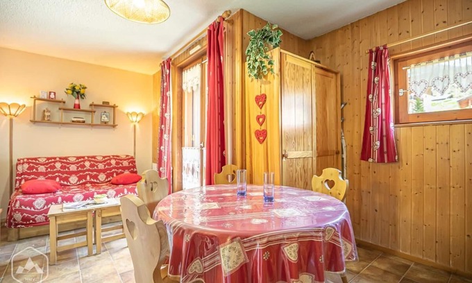 Aussois Apartment | 150m from ski slopes, Ground floor, balcony, tv, ski locker, 21m², Aussois