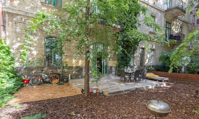 Belvaros - Lipotvaros Apartment | 150m2 Charming Home with 75m2 Terrace next to Parlement