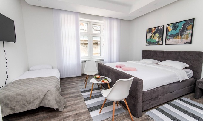 Old Town Apartment | 150sqm Apartment with 4 units! GREAT FOR GROUPS
