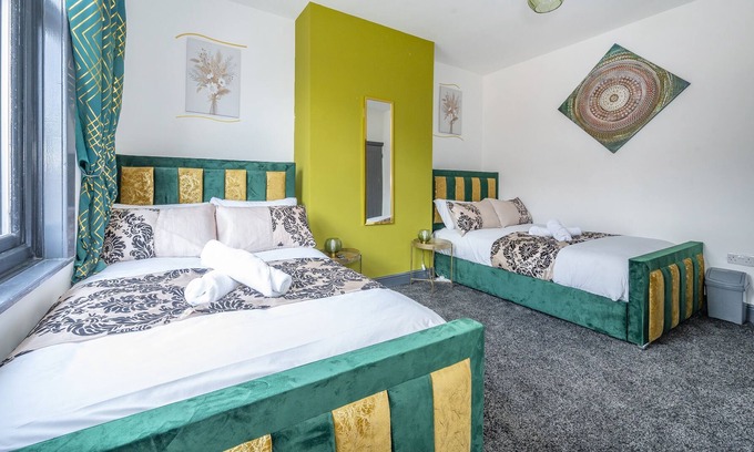 Leeds House | 15w Setup for Your Most Amazing & Relaxed Stay + Free Parking + Free Fast Wifi