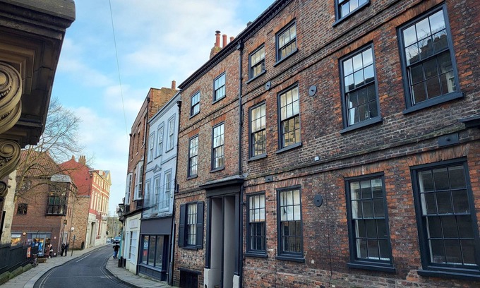 York House | 16 Castlegate, YORK - Four Bedroom House, Sleeps 8