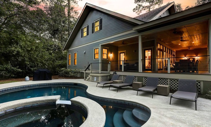 Heritage Woods House | 16 East Garrision - An Elegant Sea Pines Retreat with Southern Charm!