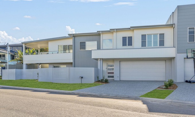 Port Macquarie House | 17 Cunning Street - Beautiful 3 bedroom townhouse close to beach and cafes