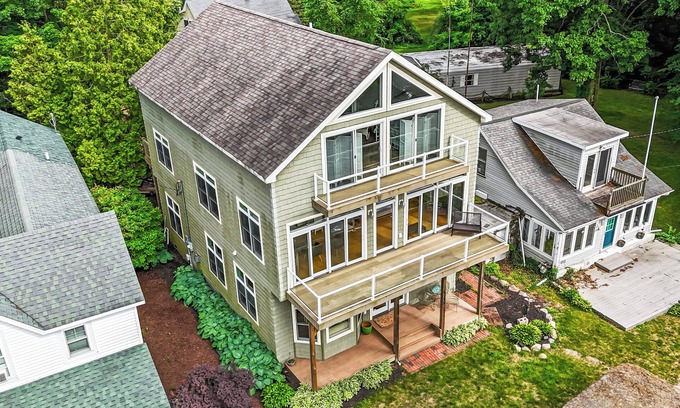 Lake Michigan Beach House | 17 Person Lake Michigan Beach House-Private Beach