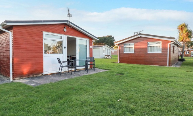 Padstow Cottage | 171 ATLANTIC BAYS, with a garden in St Merryn
